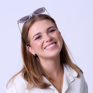 Meet your Posher, Adriana